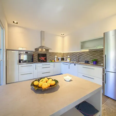 Adriana 빌라 리시카